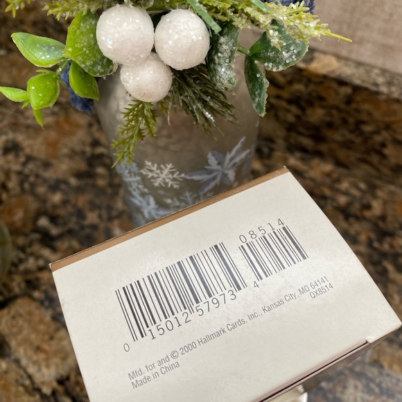 🆕🎄 HALLMARK “SAFE IN NOAH’S ARK“ KEEPSAKE ORNAMENT. RARE & RETIRED! NEW IN BOX! - Picture 3 of 4